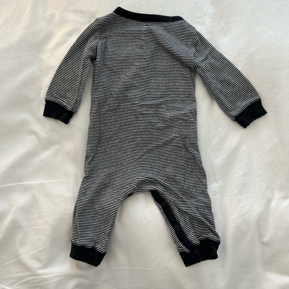 Carter’s 9M panda onesie - Picture 3 of 3